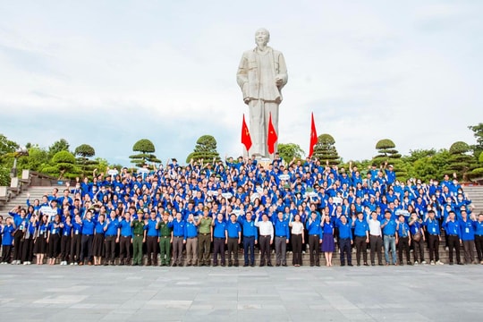 300 sinh viên Nghệ An xuất quân tình nguyện tới các bản nghèo vùng cao 