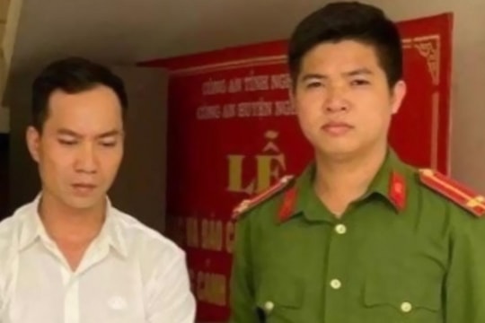 Bắt đầu bếp trộm iphone của du khách