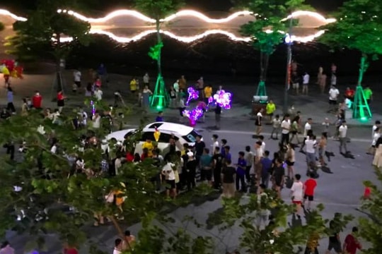 Tài xế say xỉn 'thông chốt' điều khiển ô tô vào phố đi bộ Vinh, bị phạt nặng