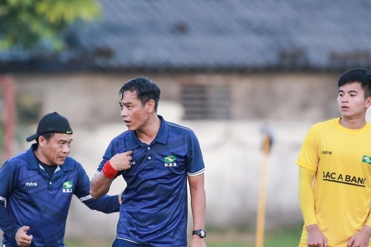 Dấu ấn chiến thuật của huấn luyện viên Huy Hoàng