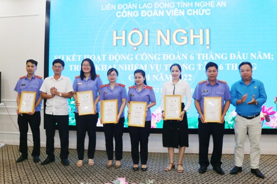 Công đoàn Viên chức Nghệ An sơ kết hoạt động 6 tháng đầu năm 2022 và trao giải cho các cuộc thi 