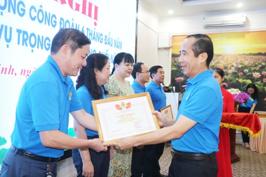 Công đoàn ngành Y tế Nghệ An thiết thực chăm lo đời sống cho cán bộ nhân viên y tế 