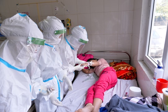 Giám đốc Sở Y tế: Từ năm 2021 đến nay Nghệ An có 119 cán bộ y tế xin nghỉ việc 