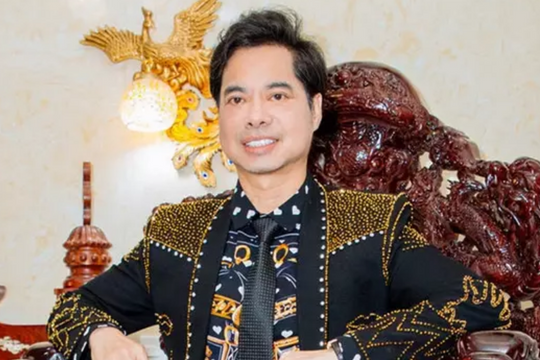 Danh ca Ngọc Sơn nói đã quyên tặng biệt thự 400 tỷ đồng