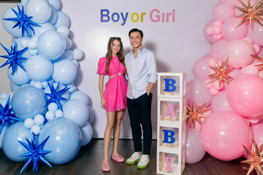 Thủ môn Bùi Tiến Dũng và vợ Tây hạnh phúc tiết lộ con đầu lòng