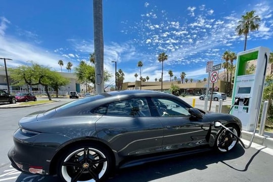 Những lưu ý để giữ giá ô tô điện