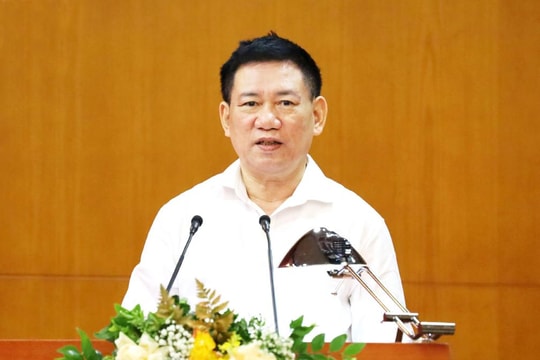 Nhổ 'cỏ dại tham nhũng' song phải kịp thời trồng cây, trồng lúa tốt tươi