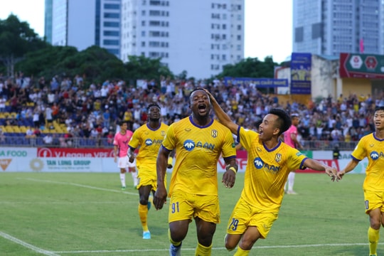 SLNA giành thắng lợi trong trận Derby Nghệ - Tĩnh