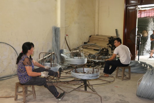 Chuyện chưa biết về nghề đan thép ép đá