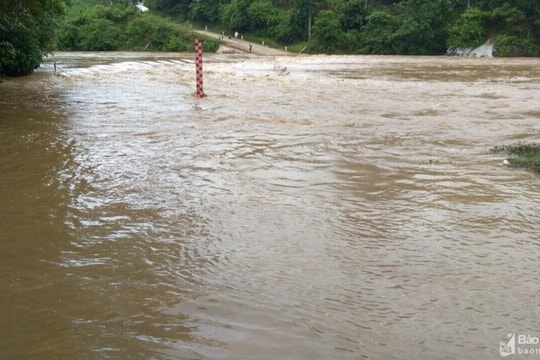 Cử tri Quỳ Châu kiến nghị đầu tư xây dựng cầu thay thế cầu tràn Vai Chón