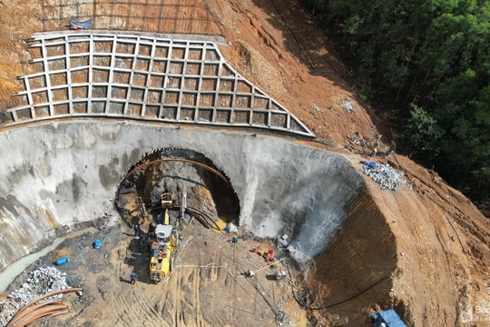 Nỗ lực đưa dự án cao tốc Bắc - Nam đoạn Diễn Châu - Bãi Vọt sớm về đích