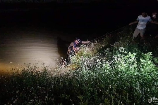 Tìm thấy nam sinh đuối nước khi tắm trên sông Cái