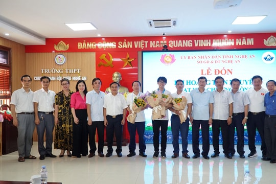 Nghệ An đón và khen thưởng học sinh đạt Huy chương Đồng Olympic Toán học Quốc tế