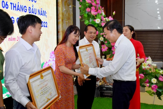 Nghệ An khen thưởng các tập thể, cá nhân có thành tích xuất sắc đột xuất trong công tác tôn giáo