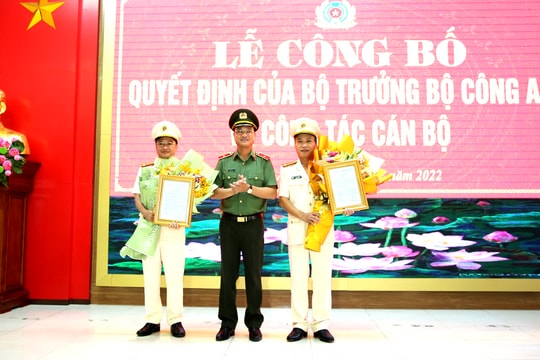 Công bố quyết định bổ nhiệm 2 Phó Giám đốc Công an tỉnh Nghệ An