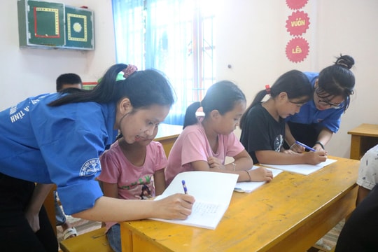 Nhiều công trình thanh niên ý nghĩa trao tặng người dân xã vùng cao Kỳ Sơn