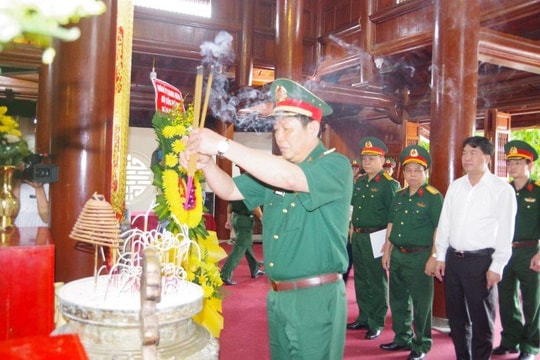 Bộ Quốc phòng dâng hương tại Nghĩa trang liệt sĩ Quốc tế Việt - Lào 