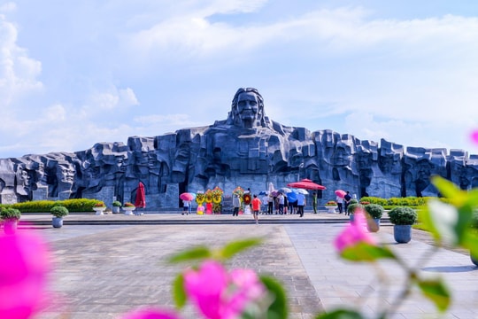 Mãi tỏa sáng đạo lý ‘Uống nước nhớ nguồn’