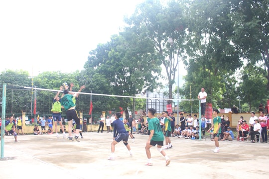 Khai mạc Giải bóng chuyền nam Lễ hội Uống nước nhớ nguồn năm 2022