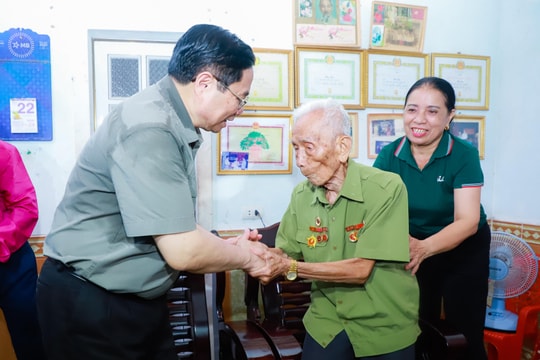 Hoạt động tri ân, tưởng niệm các anh hùng liệt sỹ của Thủ tướng Phạm Minh Chính tại Nghệ An