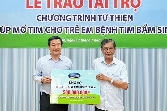 Vinamilk tiếp tục ủng hộ Hội Bảo trợ Bệnh nhân nghèo TP. Hồ Chí Minh cho các bệnh nhi mổ tim 