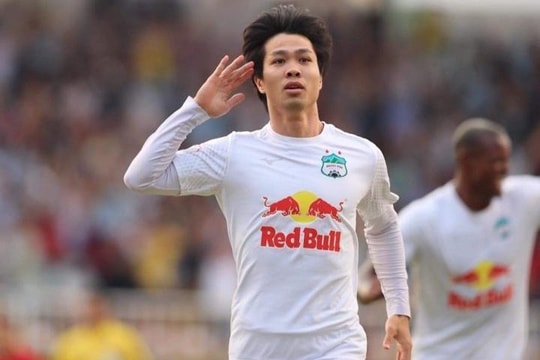 Công Phượng có thể trở lại trước trận gặp Câu lạc bộ Hà Nội; Huấn luyện viên Pau FC khen ngợi Quang Hải ở trận ‘chốt sổ’ giao hữu