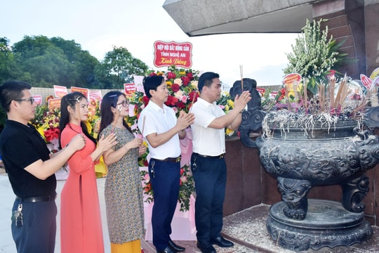 Hiệp hội Bất động sản Nghệ An dâng hương tưởng niệm các anh hùng liệt sĩ
