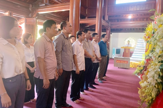 Ban Nội chính Tỉnh ủy dâng hương tưởng niệm Chủ tịch Hồ Chí Minh và các Anh hùng liệt sĩ nhân ngày 27/7