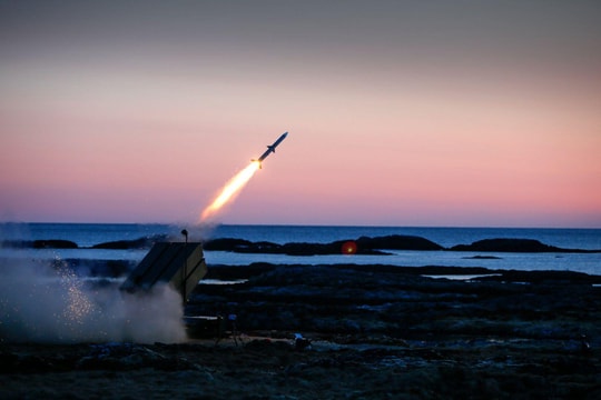 Lầu Năm Góc: Mỹ bắt đầu mua hệ thống phòng không NASAMS của Na Uy cho Ukraina