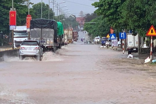 Cử tri thị xã Hoàng Mai kiến nghị xây dựng hệ thống mương thoát nước chống ngập dọc Quốc lộ 1A