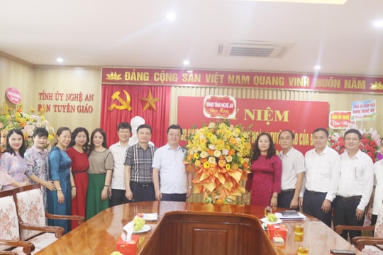 Chủ tịch UBND tỉnh chúc mừng ngày truyền thống ngành Tuyên giáo