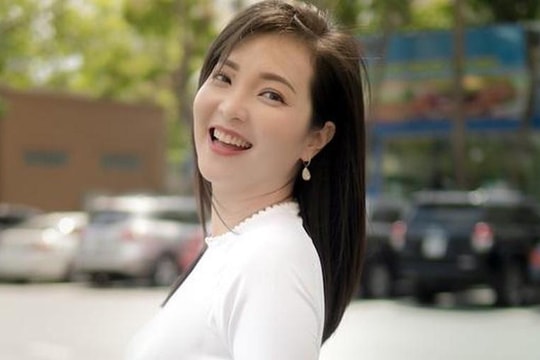 'Mất tích' trên Thời sự 19h, BTV miền Tây xinh đẹp Phương Thảo hiện ra sao?