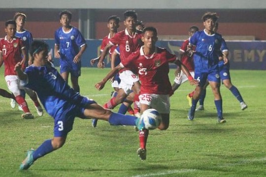 U16 Indonesia thắng 9-0 Singapore, đẩy U16 Việt Nam vào thách thức; Ten Hag gọi hành vi của Ronaldo là "không thể chấp nhận" 