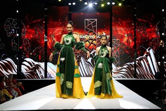 Hoa hậu Nguyễn Thị Ngọc Châu tham gia lễ hội áo dài tại phố đi bộ Vinh