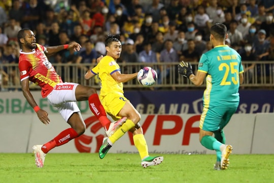 Huấn luyện viên Huy Hoàng nêu lý do khiến Sông Lam Nghệ An chia điểm trên sân Vinh