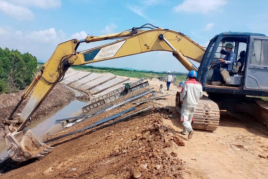 Quỳnh Lưu đẩy nhanh tiến độ các công trình chống xâm nhập mặn
