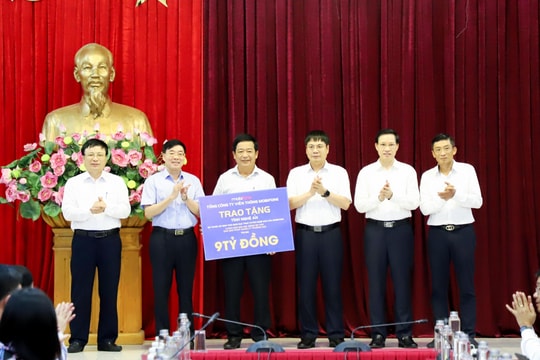 Thường trực Tỉnh uỷ và Tổng Công ty Viễn thông MobiFone đánh giá kết quả phối hợp