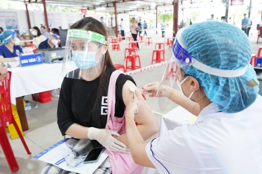 Giám đốc Sở Y tế Nghệ An lý giải nguyên nhân tỷ lệ tiêm vắc-xin Covid-19 mũi 4 đạt thấp