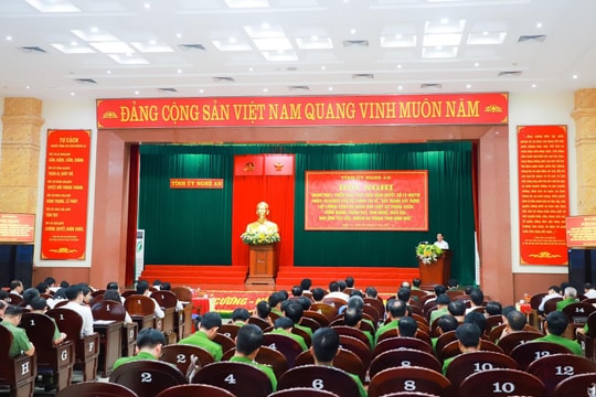 Phối hợp xây dựng lực lượng Công an Nghệ An thật sự trong sạch, vững mạnh 