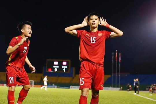 U19 Việt Nam sẽ gặp U19 Malaysia ở trận chung kết; Thủ môn Văn Chuẩn đặt mục tiêu trình làng Hà Nội FC
