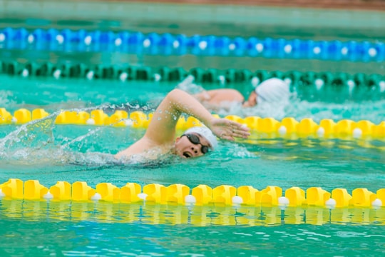 Thành phố Vinh dẫn đầu môn bơi trong ngày thi đấu đầu tiên 