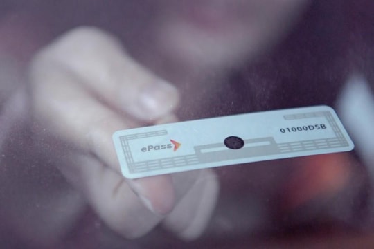 Thẻ thu phí không dừng Việt Nam trong nhóm đắt nhất thế giới 