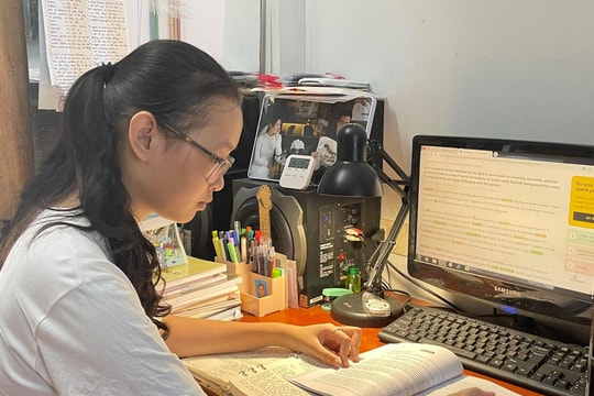 Nữ sinh người Thổ đạt gần 50 điểm thi tốt nghiệp ước mơ thành nhà ngoại giao