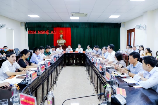 Chủ tịch UBND tỉnh Nguyễn Đức Trung tiếp công dân định kỳ tháng 8