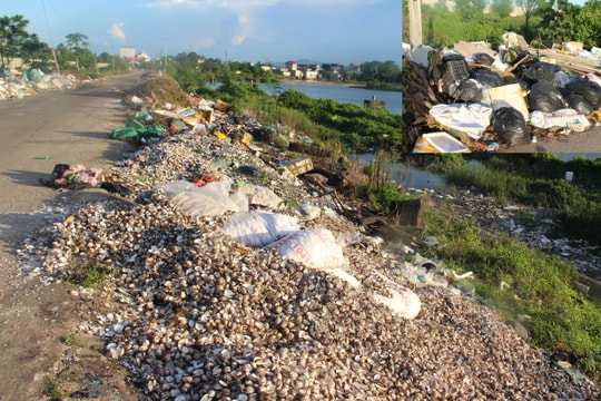 Dòng sông đẹp nhất Diễn Châu bị rác thải bủa vây 