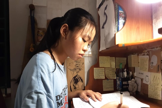 Nữ sinh huyện miền núi chia sẻ bí quyết đạt điểm 10 môn Lịch sử