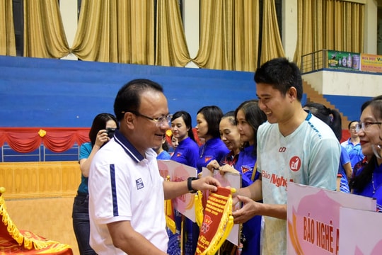 41 đoàn tham gia Giải thể thao truyền thống Đảng bộ Khối Các cơ quan tỉnh Nghệ An