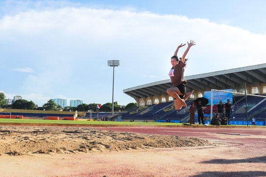 ‘Vua về nhì’ Nguyễn Thị Thùy và hành trình đoạt Cúp vàng điền kinh 100m