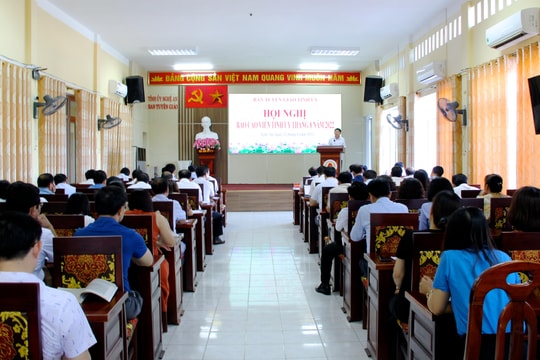 Hội nghị báo cáo viên Tỉnh ủy tháng 8/2022