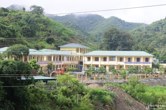 Nhiều ngôi trường 'thay da đổi thịt' chào đón năm học mới